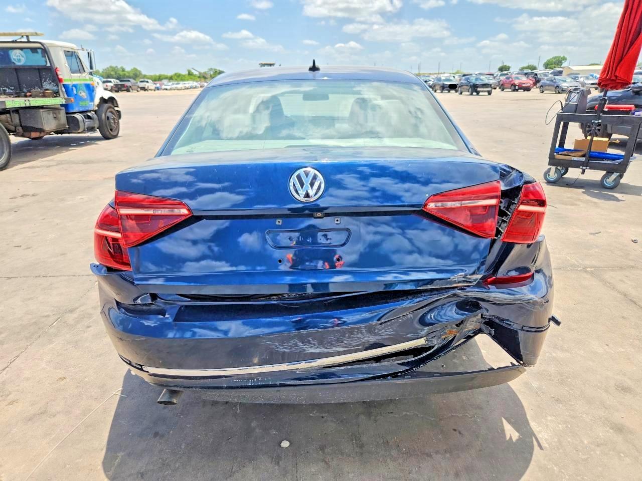 2019 Volkswagen Passat Wolfsburg - Image 6