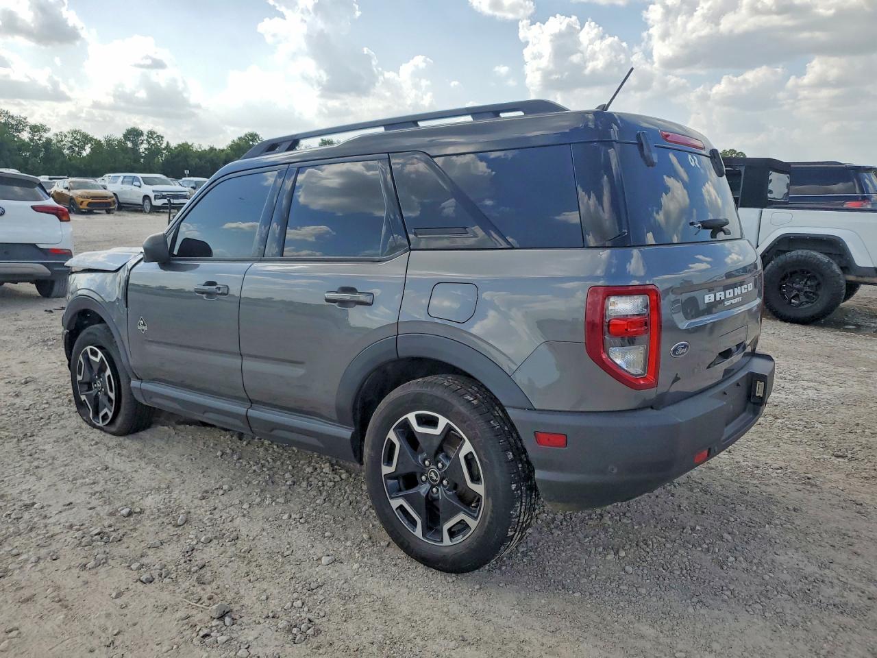 2023 Ford Bronco Sport Outer Banks - Image 2