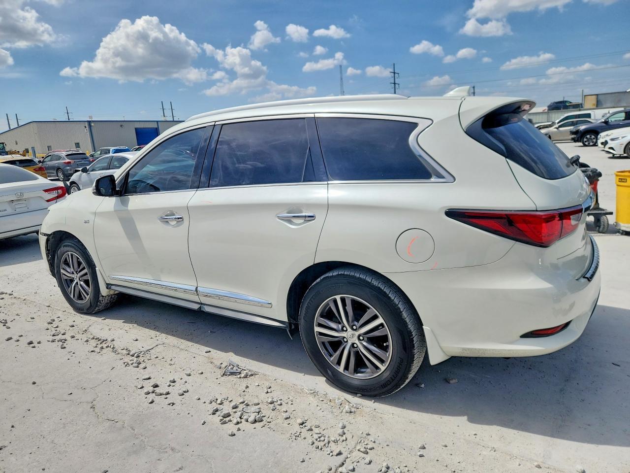 2017 Infiniti Qx60 Base - Image 2