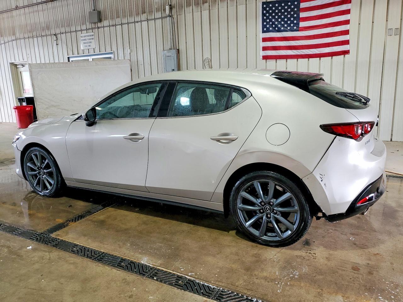 2022 Mazda 3 Select - Фото 2