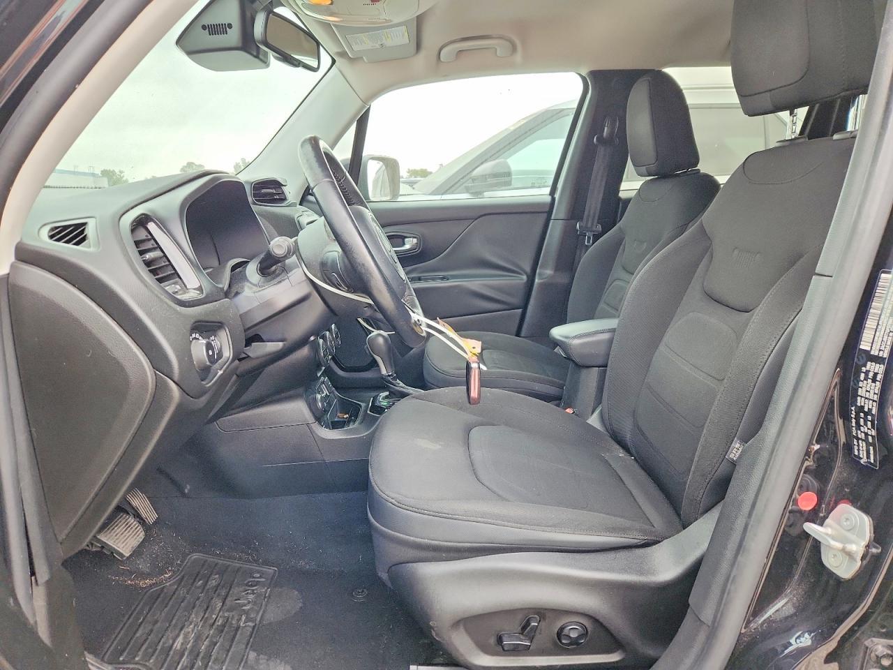 2016 Jeep Renegade Latitude - Image 7