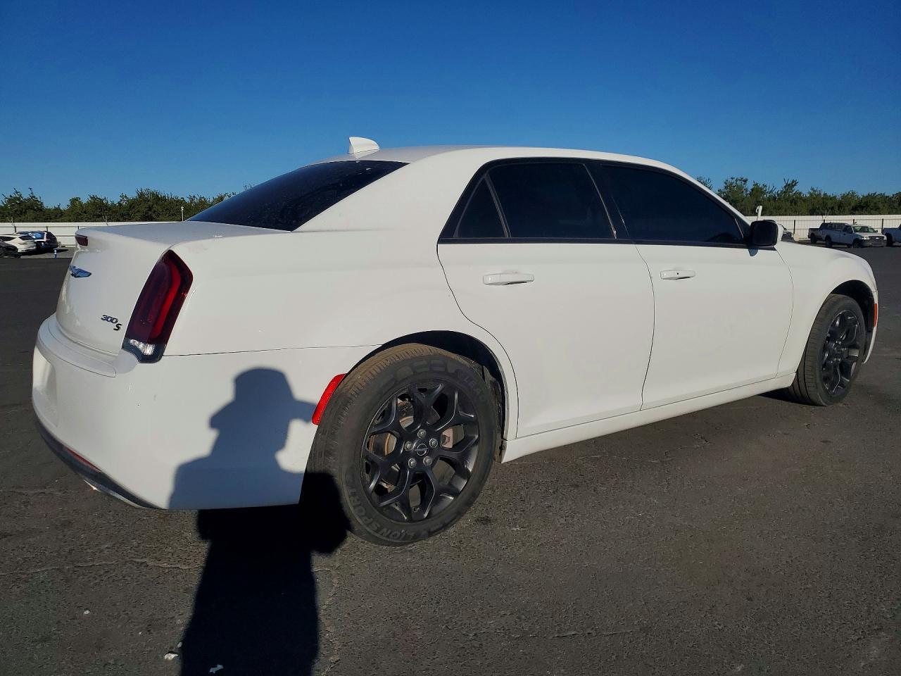 2019 Chrysler 300 S - Image 3
