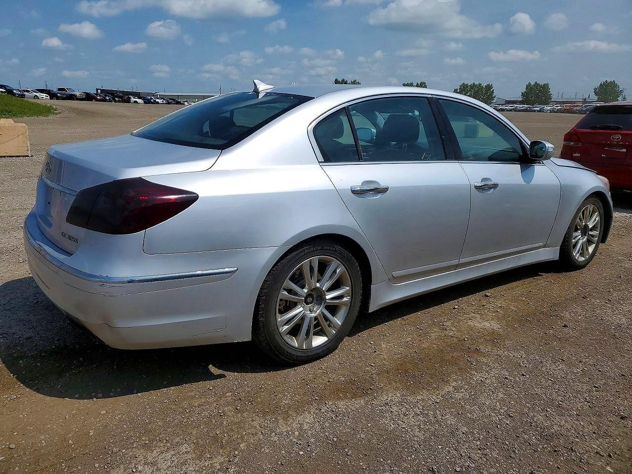 2014 Hyundai Genesis 3.8L - Image 3