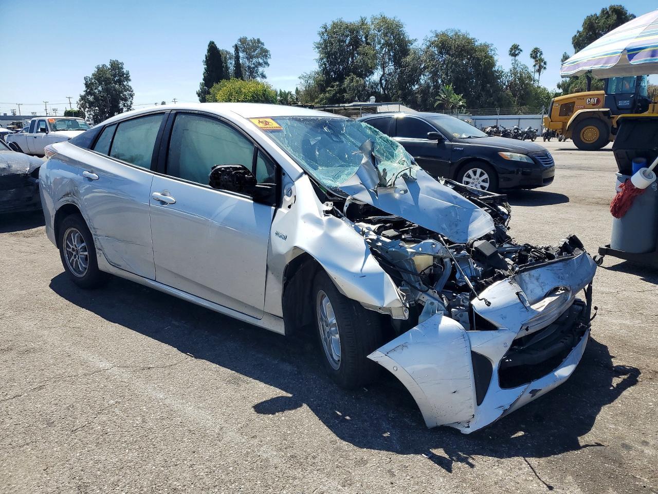 2018 Toyota Prius Two - Фото 4