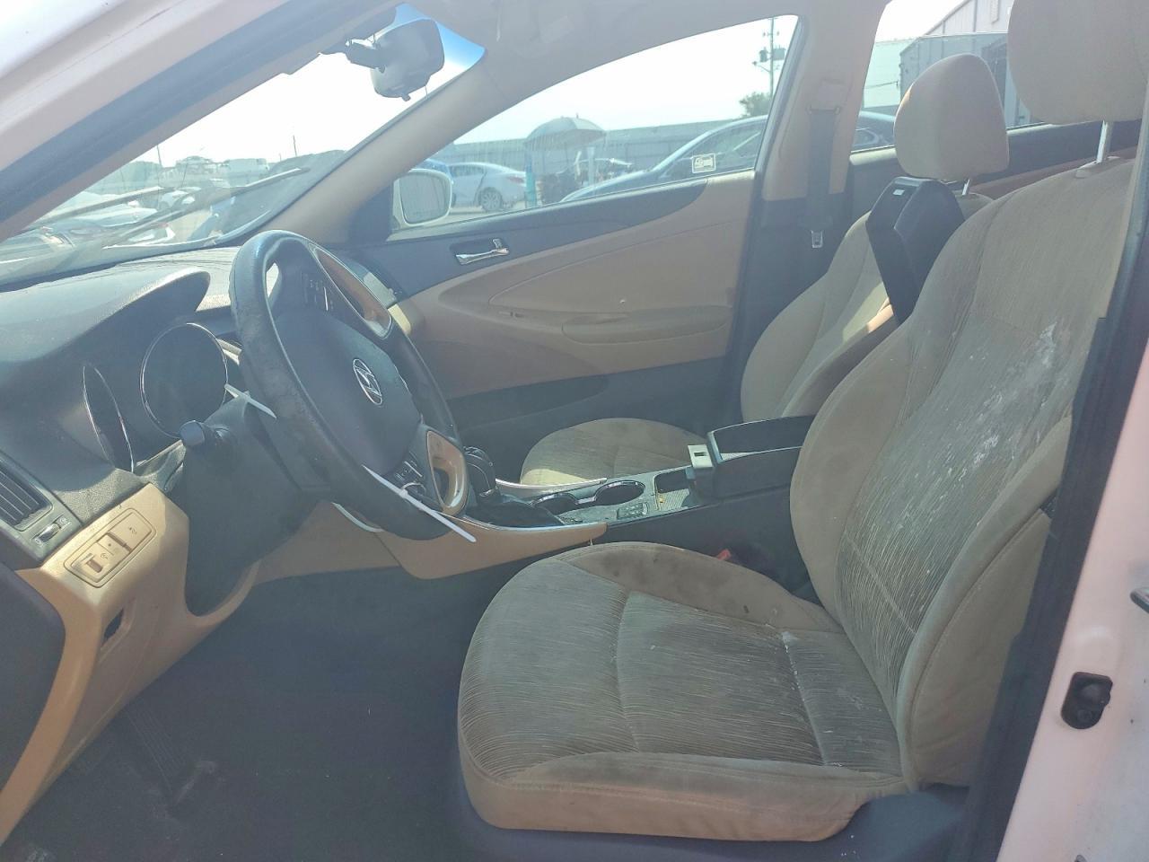 2013 Hyundai Sonata Gls - Image 7