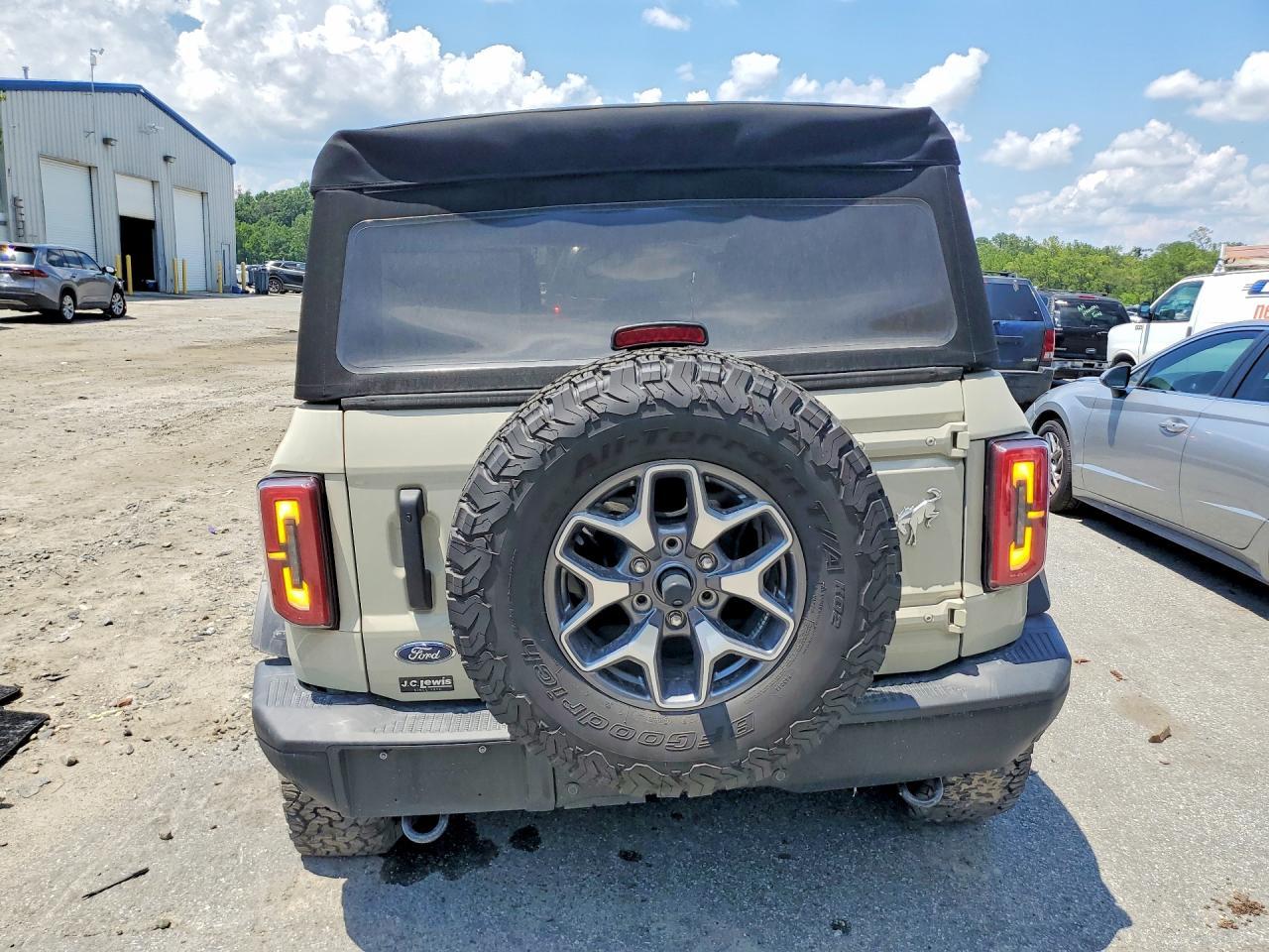 2025 Ford Bronco Badlands - Фото 6