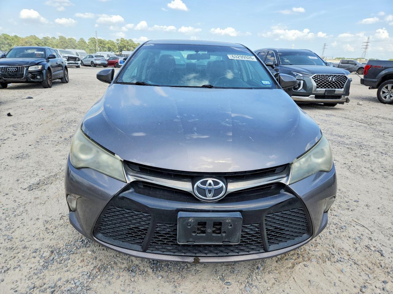 2016 Toyota Camry Se - Image 5