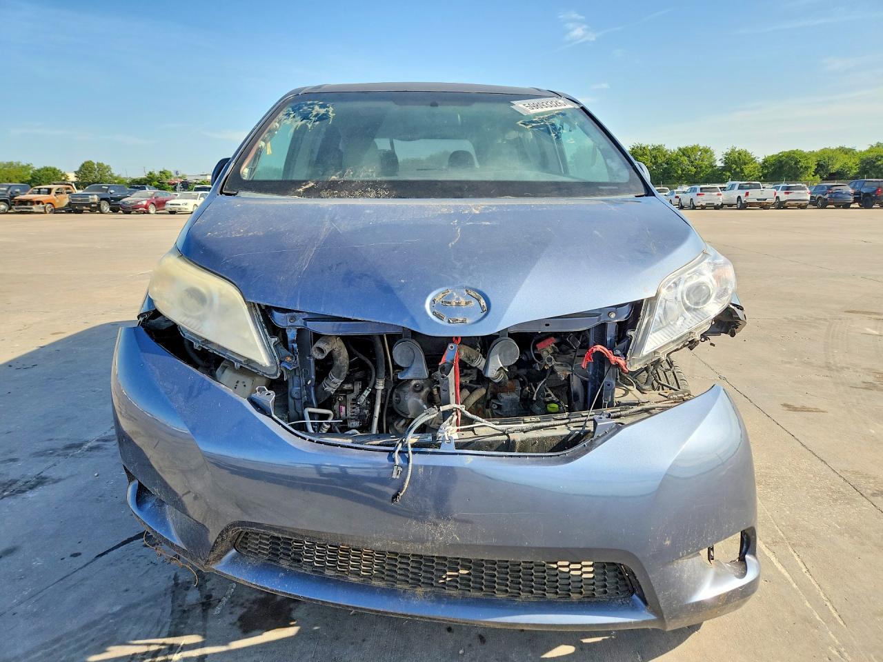2017 Toyota Sienna Xle 8-Passenger - Image 5