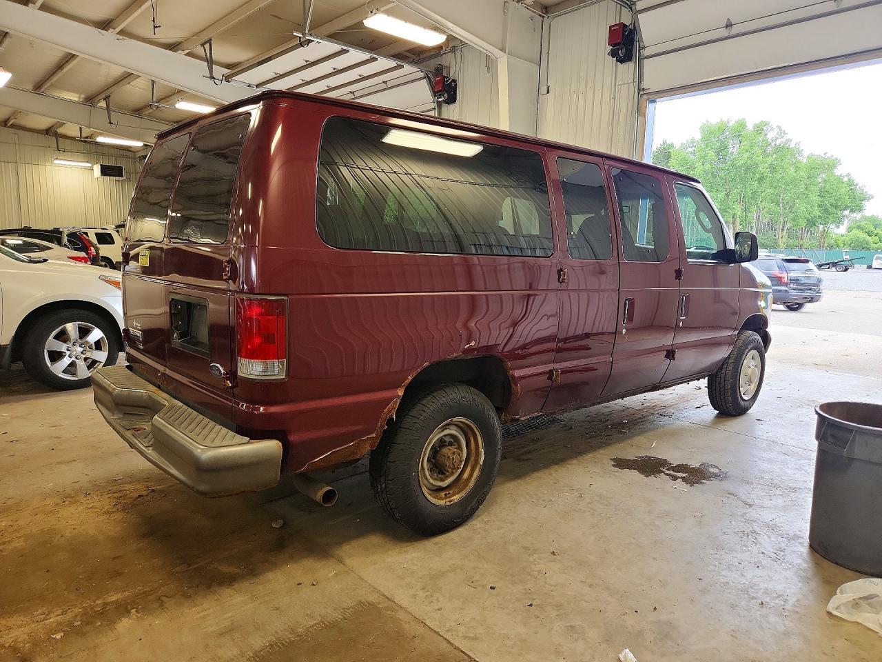 2007 Ford Econoline E350 Super Duty Wagon - Image 3