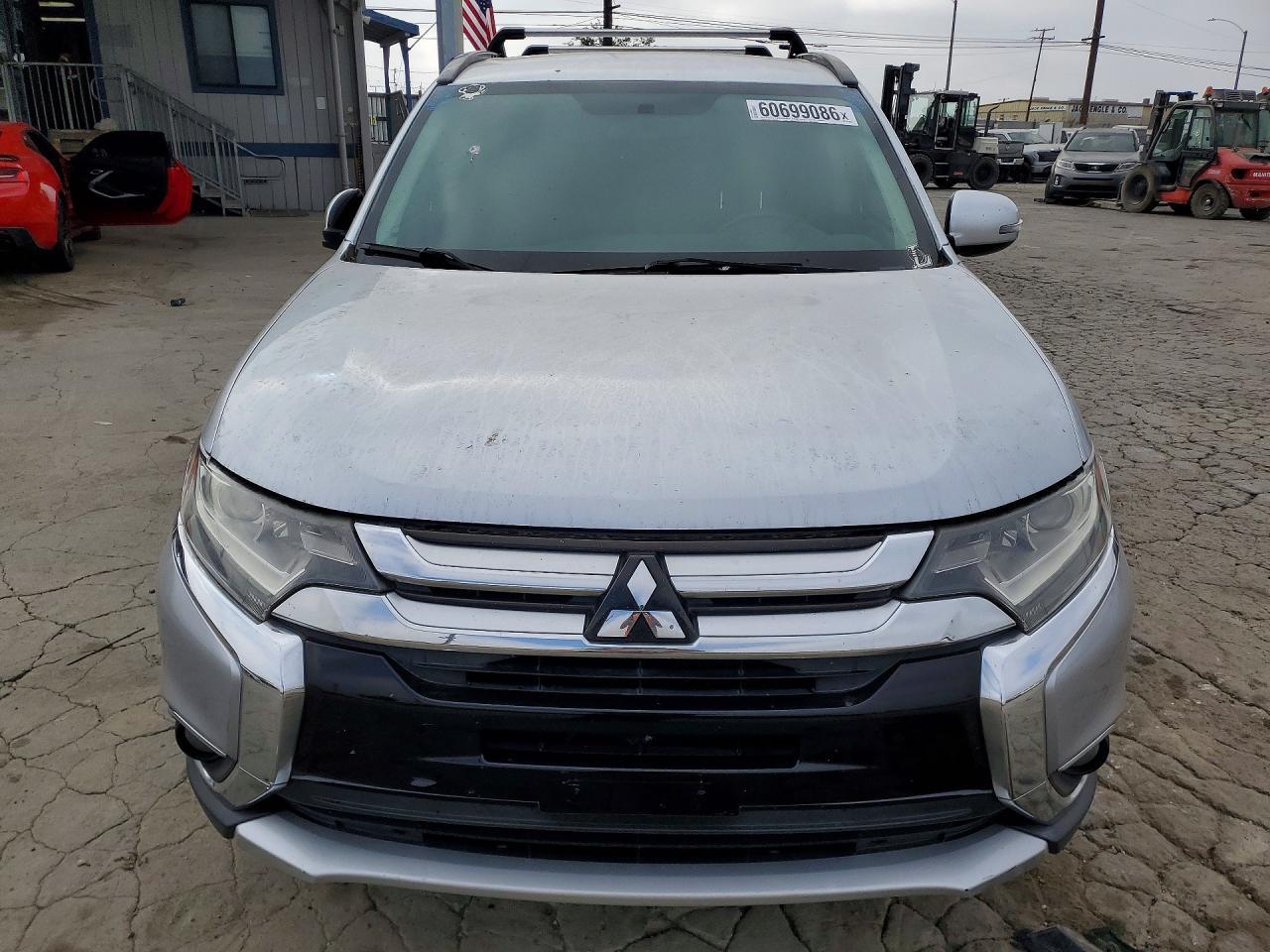 2016 Mitsubishi Outlander Se - Фото 5