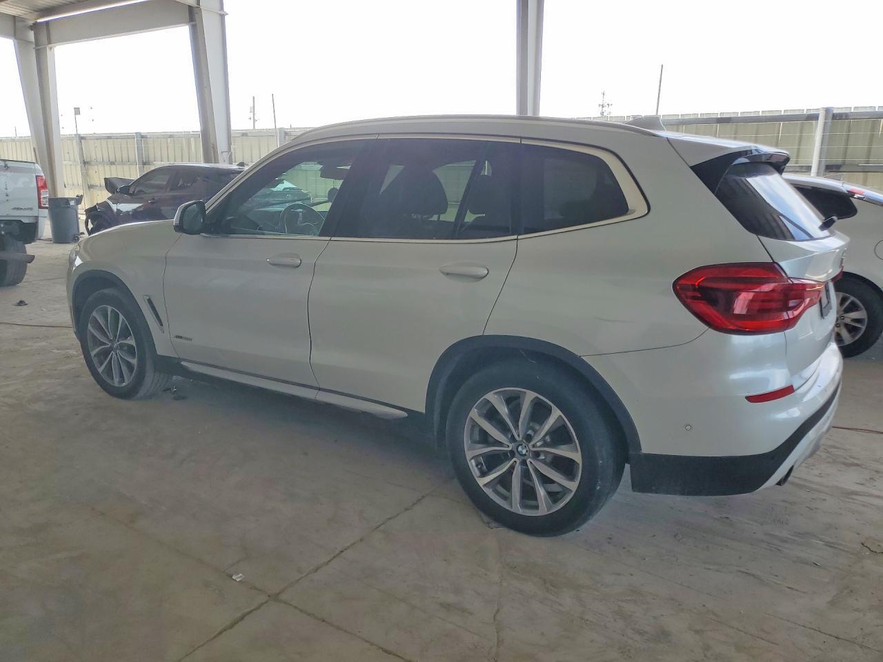 2018 BMW X3 xDrive30I - Фото 2