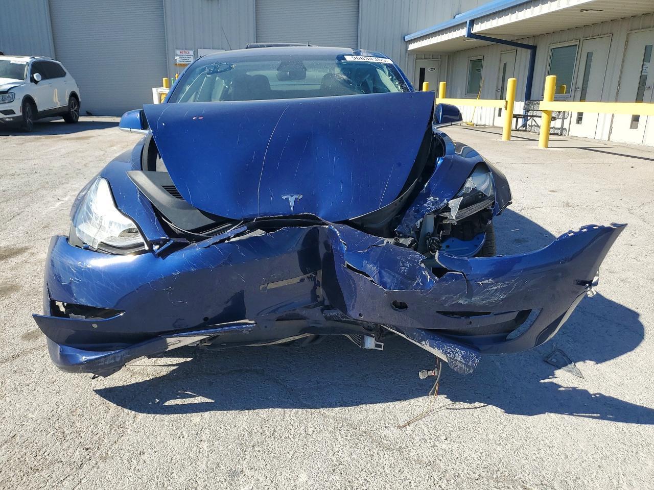 2020 Tesla Model 3 - Фото 5