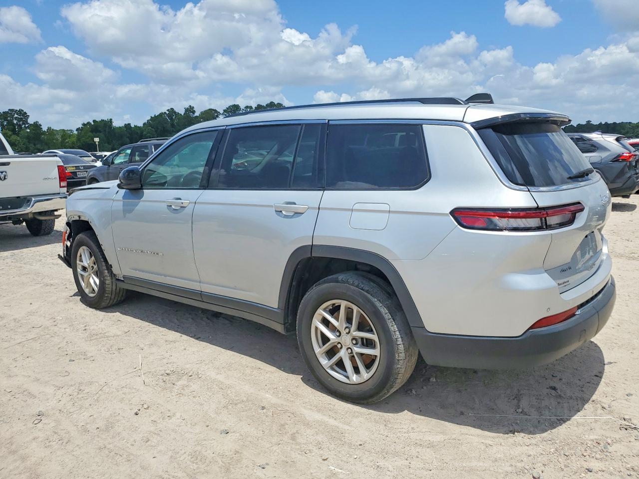 2023 Jeep Grand Cherokee L Laredo/L Altitude - Фото 2