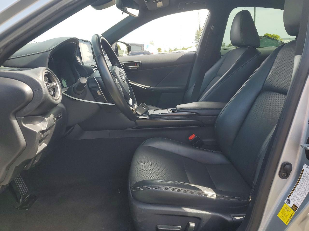 2021 Lexus Is 300 - Image 7