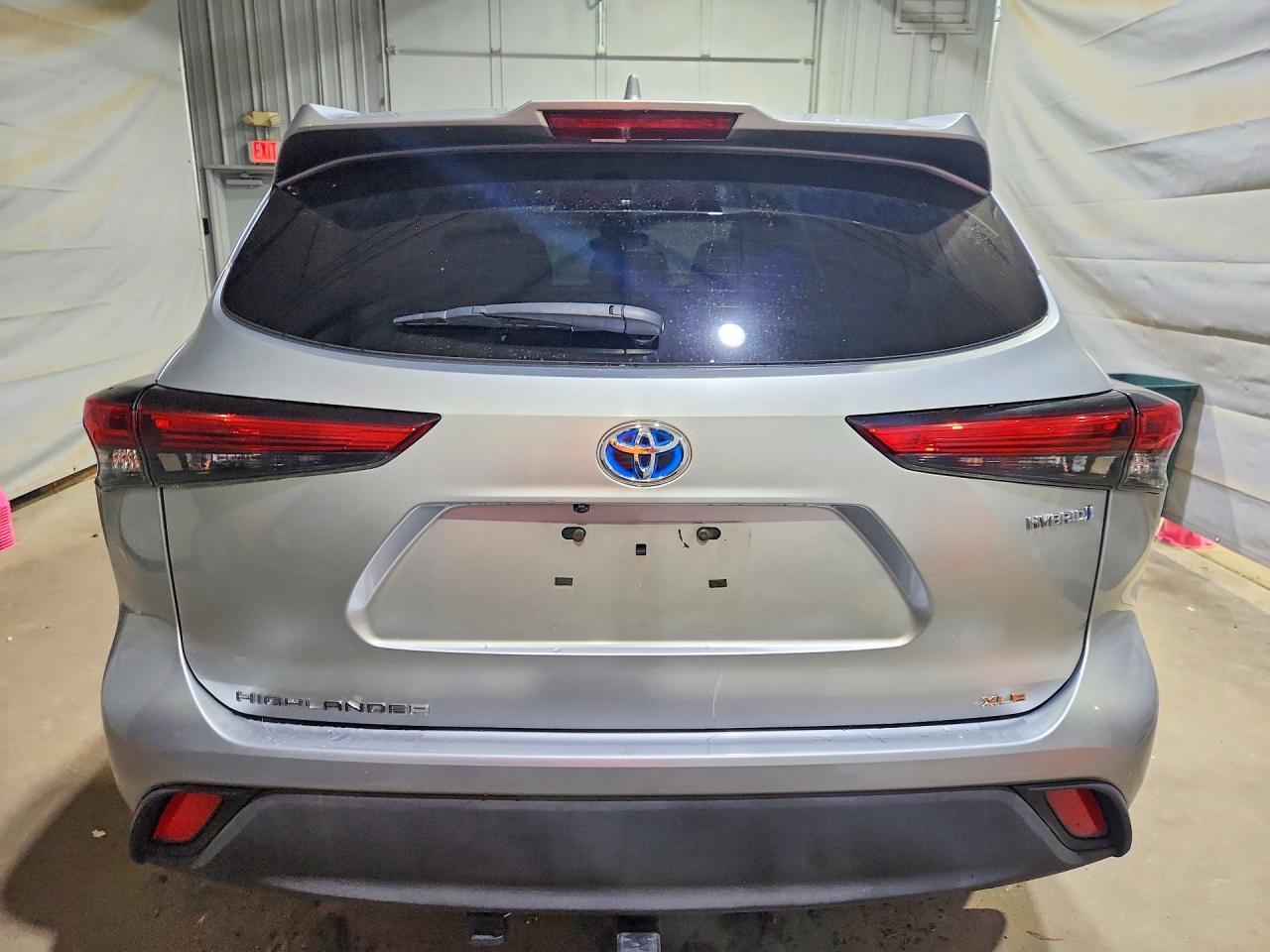 2022 Toyota Highlander Hybrid Xle - Image 6