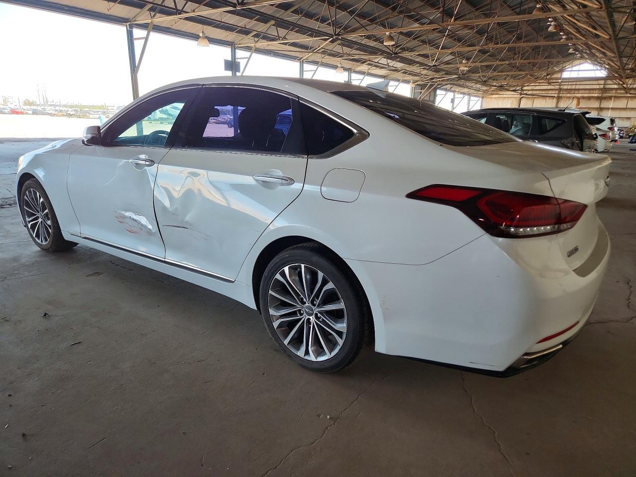 2015 Hyundai Genesis 3.8L - Фото 2