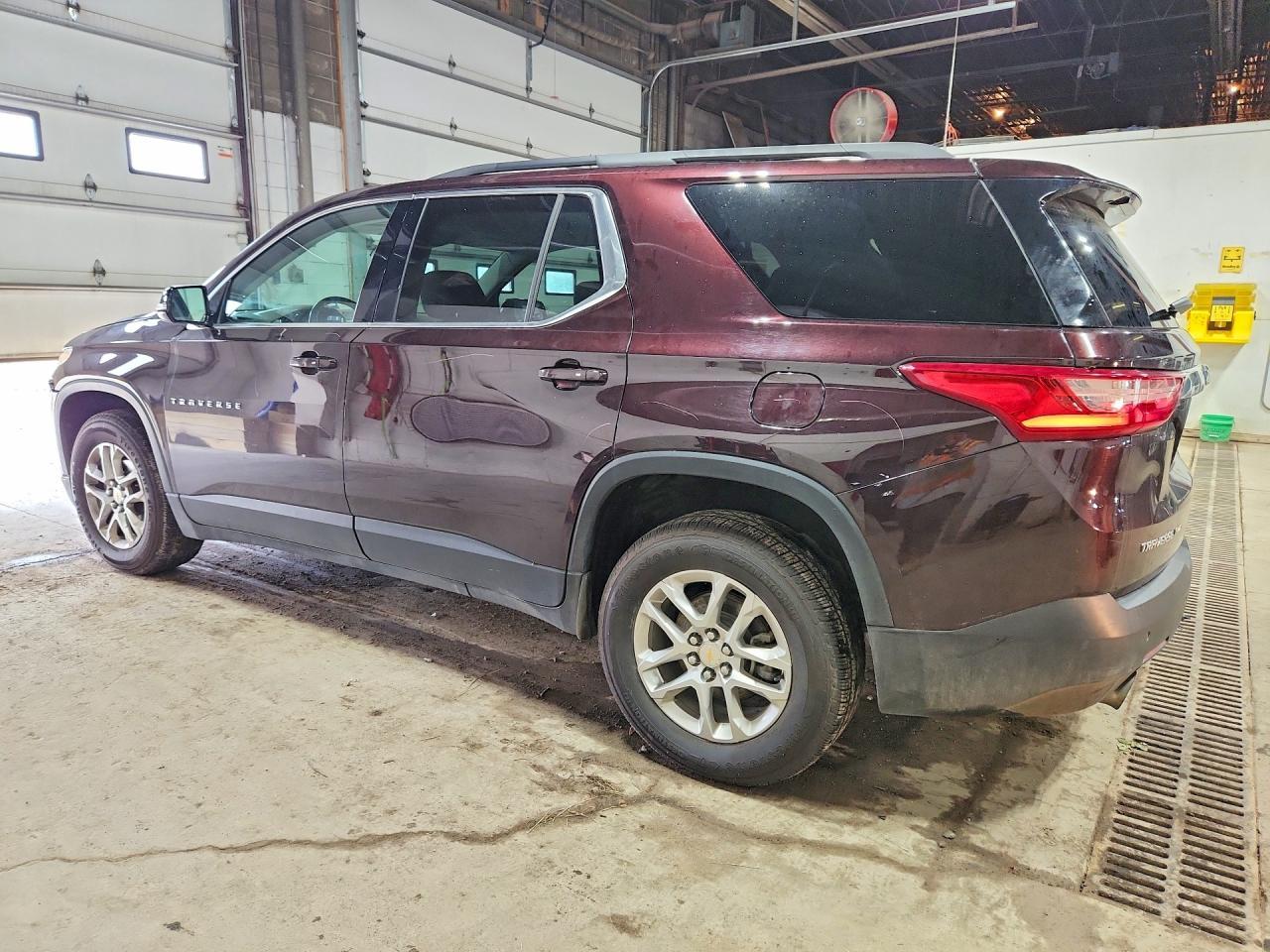 2020 Chevrolet Traverse Lt - Фото 2