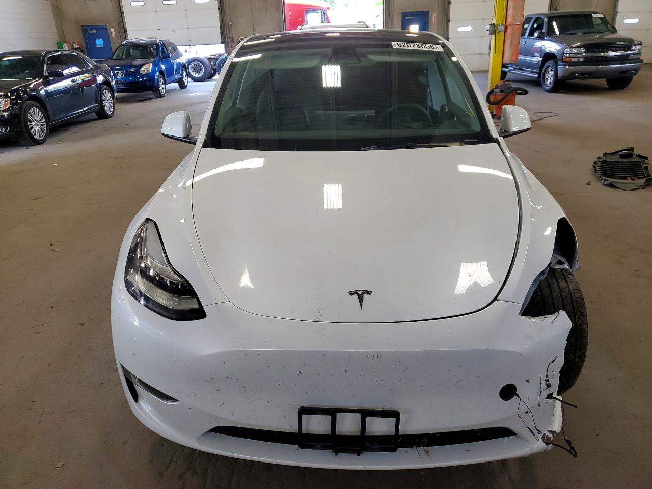 2023 Tesla Model Y - Фото 5