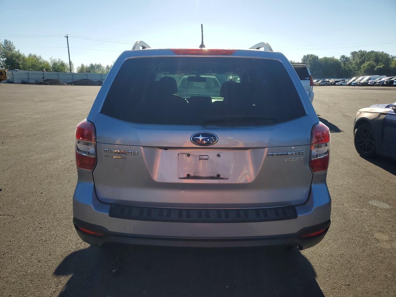 2015 Subaru Forester 2.5I - Image 6