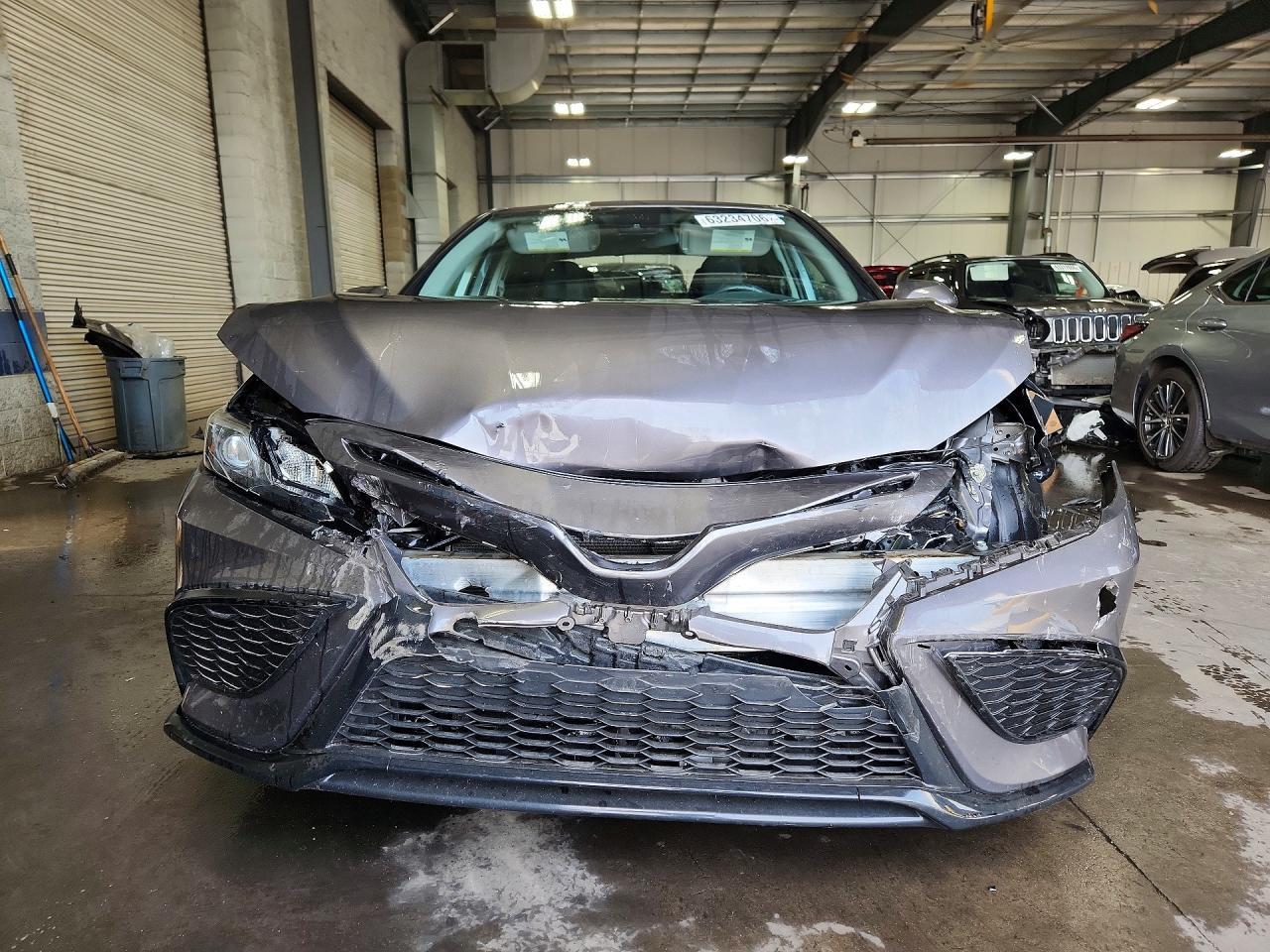 2021 Toyota Camry Se - Фото 5