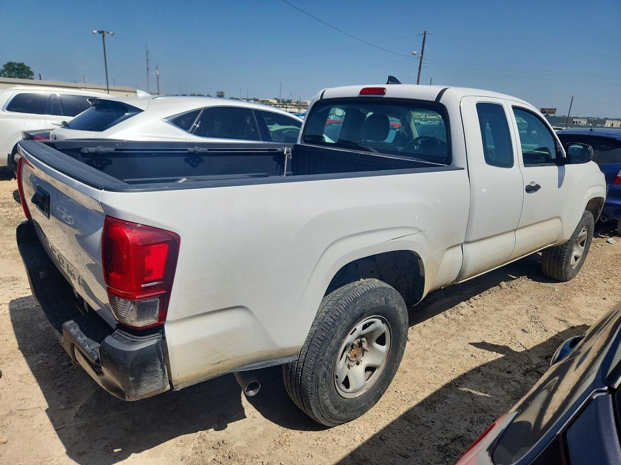 2016 Toyota Tacoma Sr - Фото 3