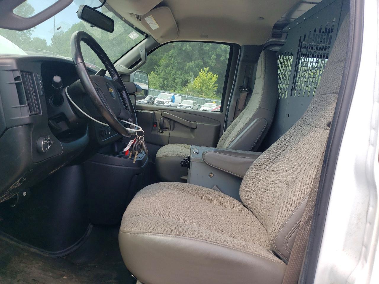 2021 Chevrolet Express G2500 Delivery Van - Фото 7
