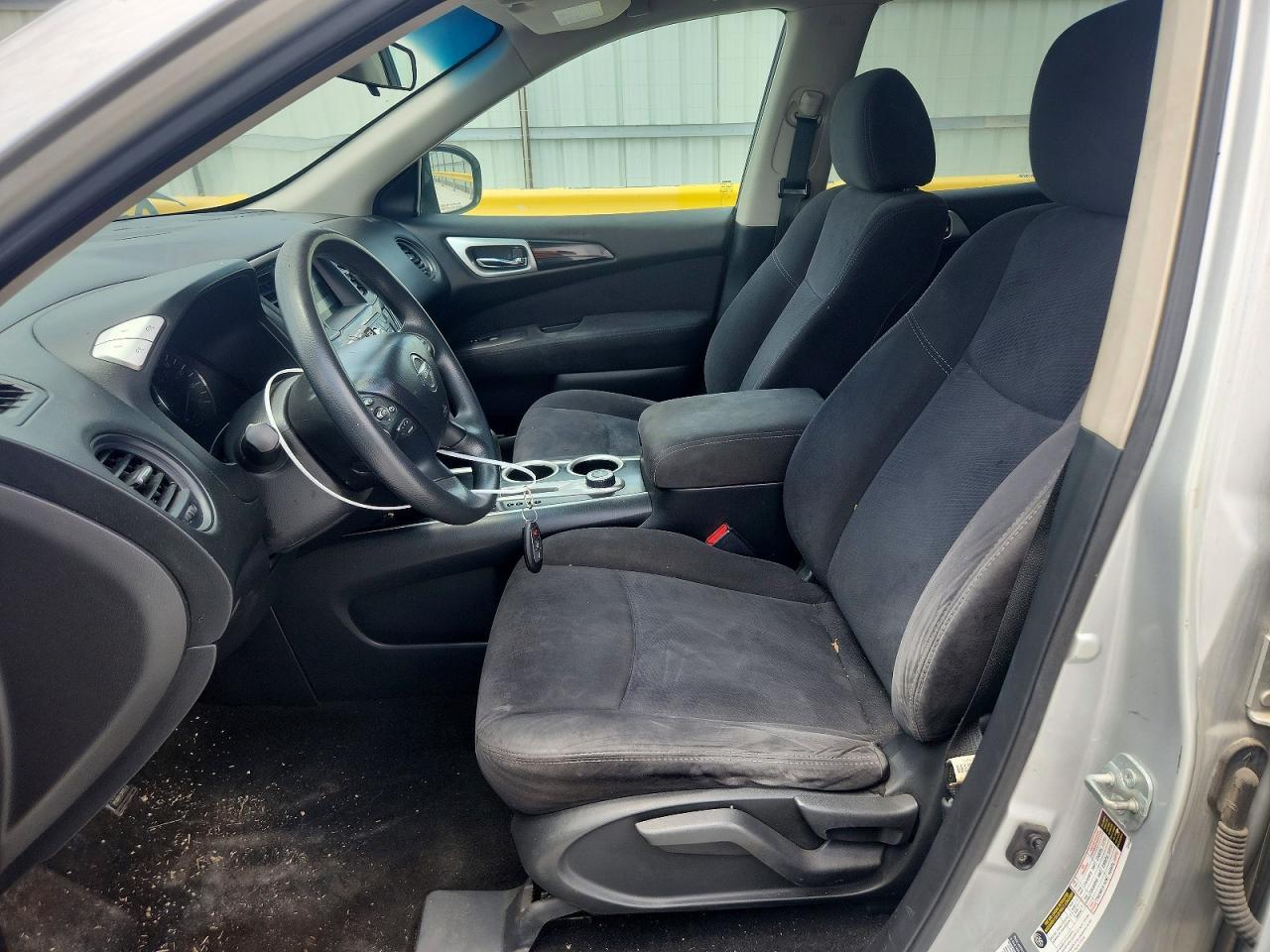 2014 Nissan Pathfinder S - Image 7