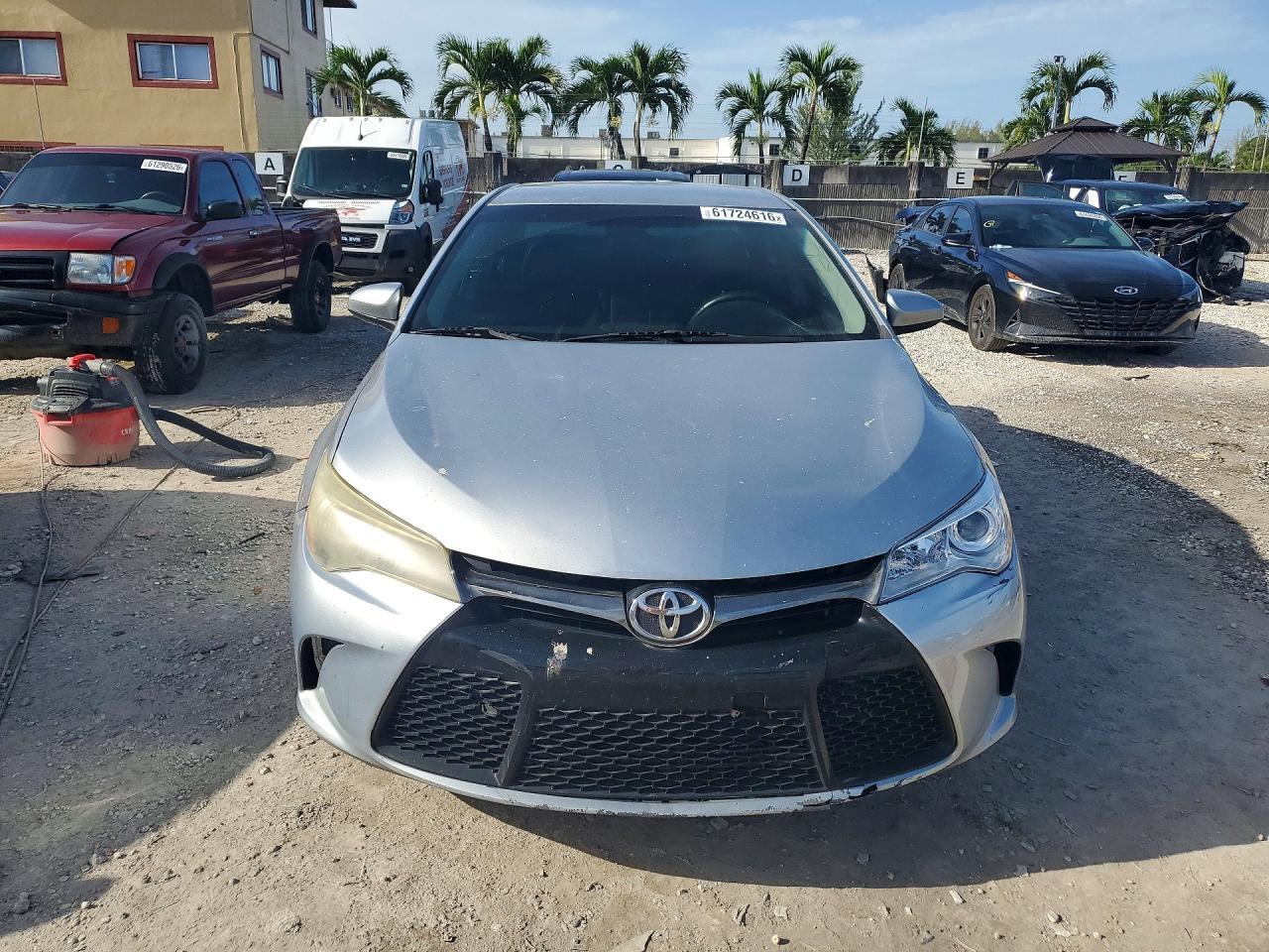 2015 Toyota Camry Se - Фото 5