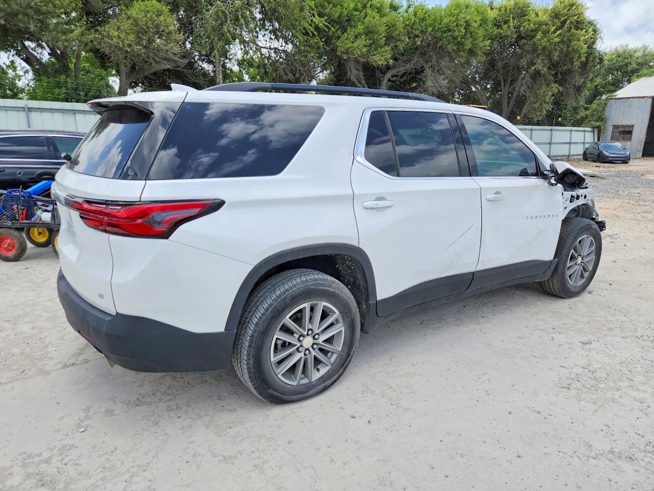 2023 Chevrolet Traverse Lt - Image 3