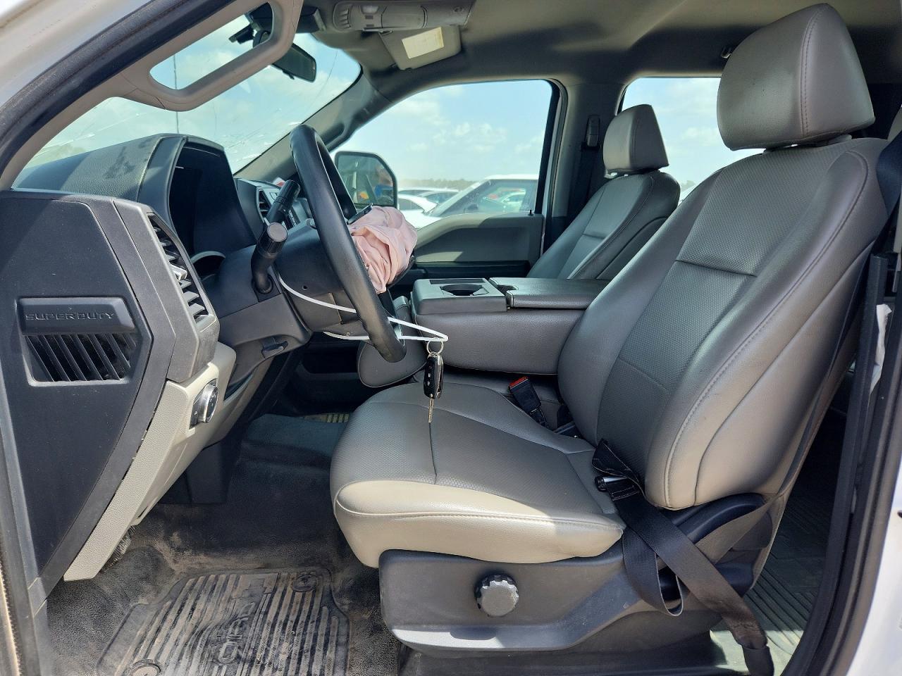 2022 Ford F250 Super Duty - Image 7