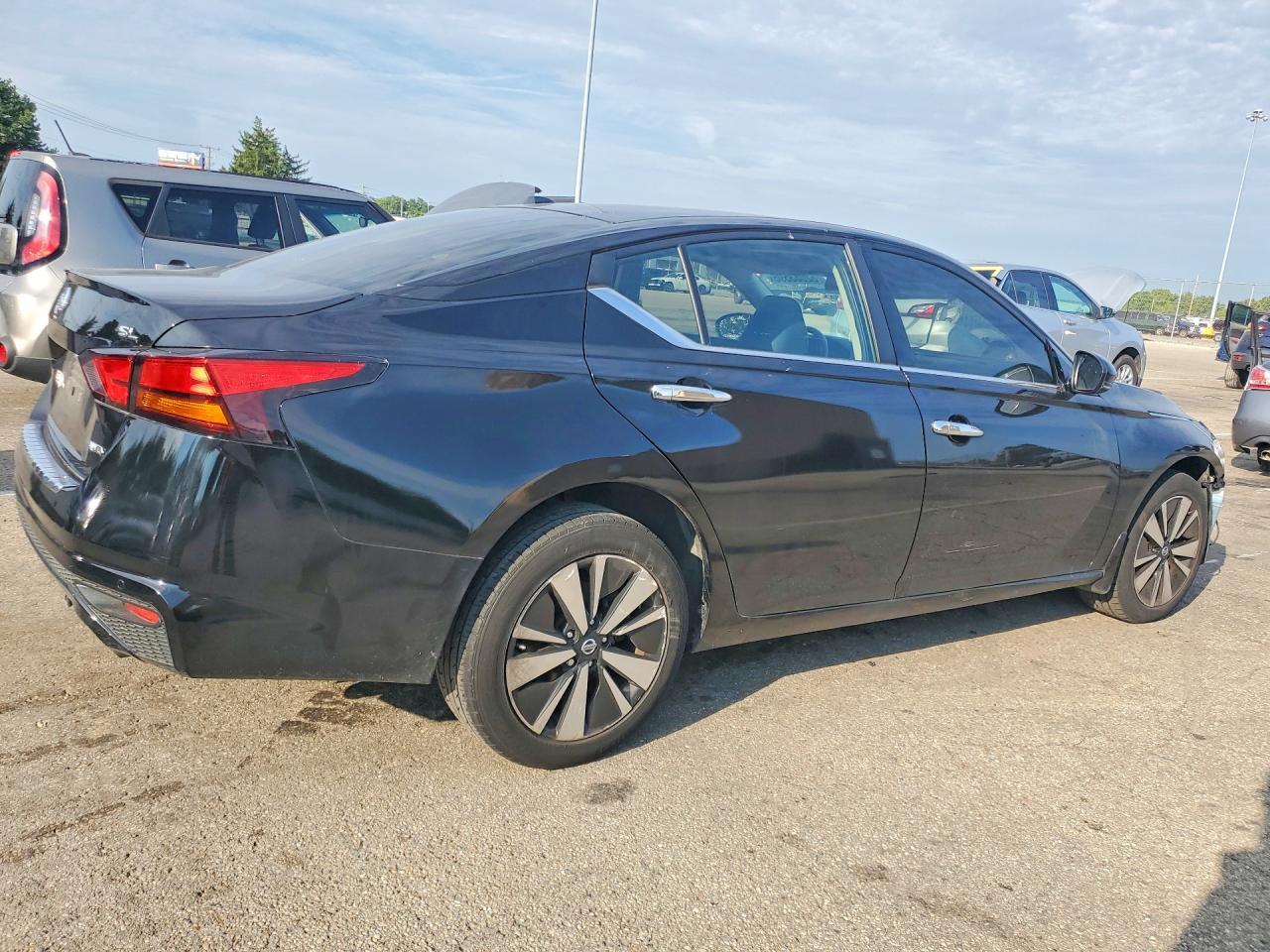 2019 Nissan Altima Sl - Фото 3