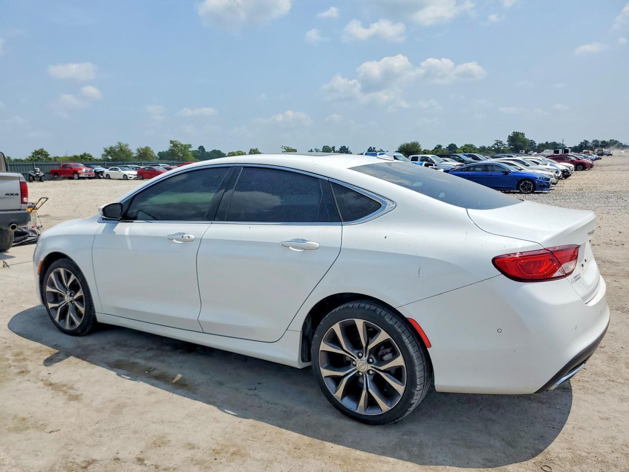 2015 Chrysler 200 C - Фото 2
