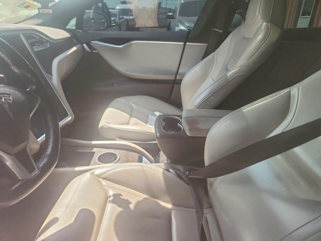 2015 Tesla Model S 70D - Image 7