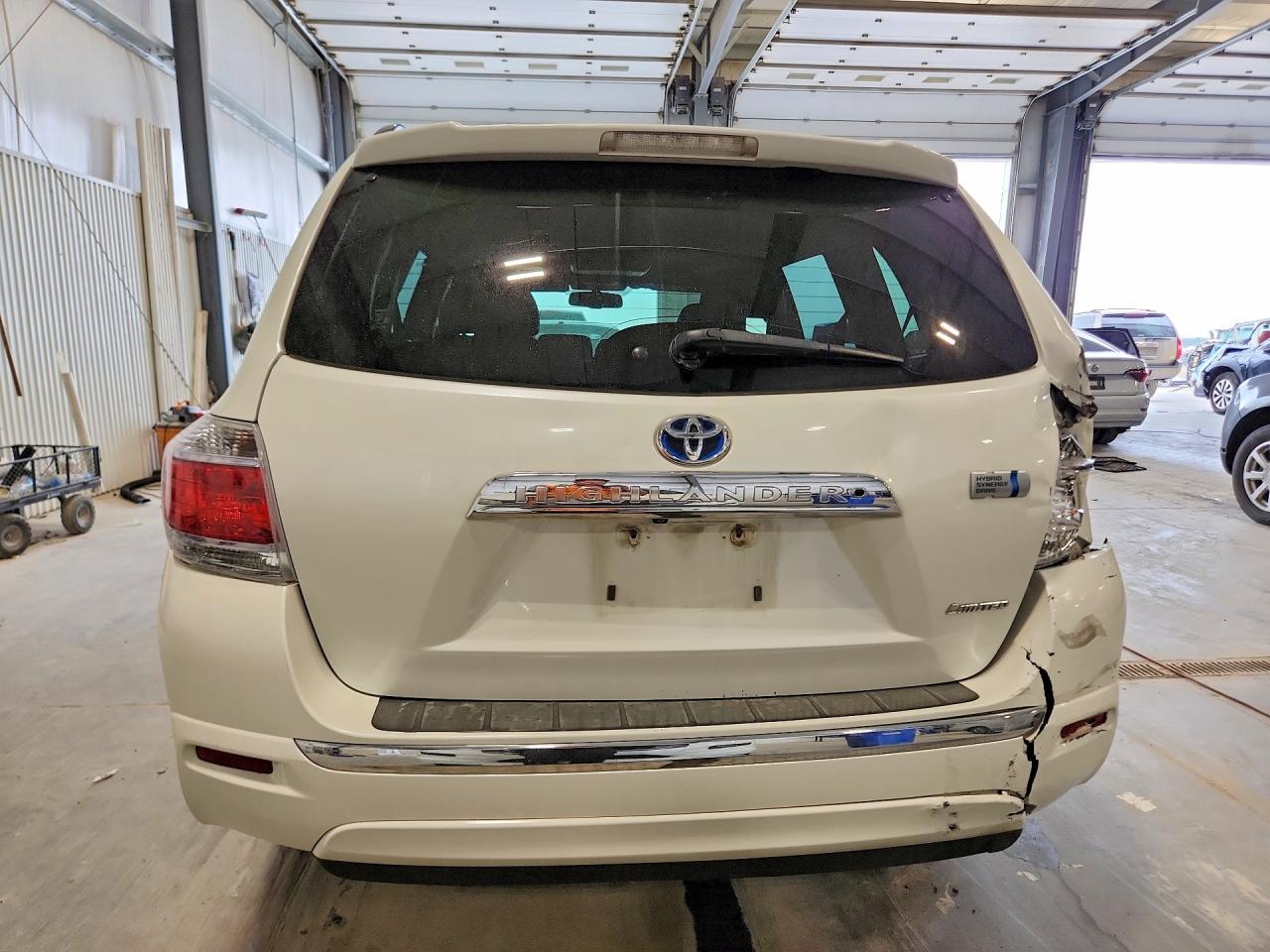 2013 Toyota Highlander Hybrid Limited - Image 6