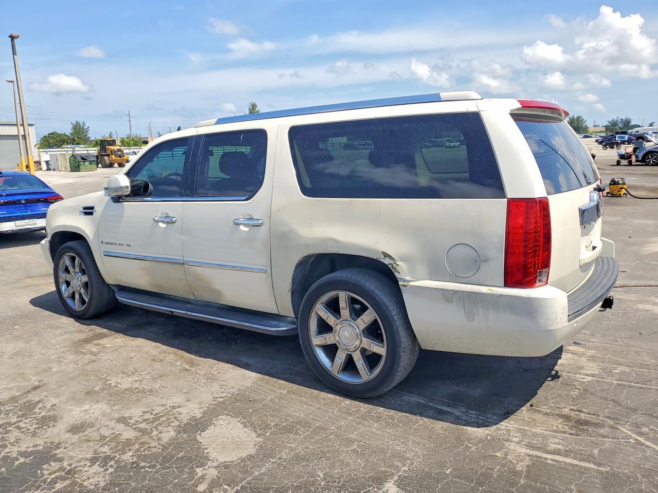 2008 Cadillac Escalade Esv - Image 2