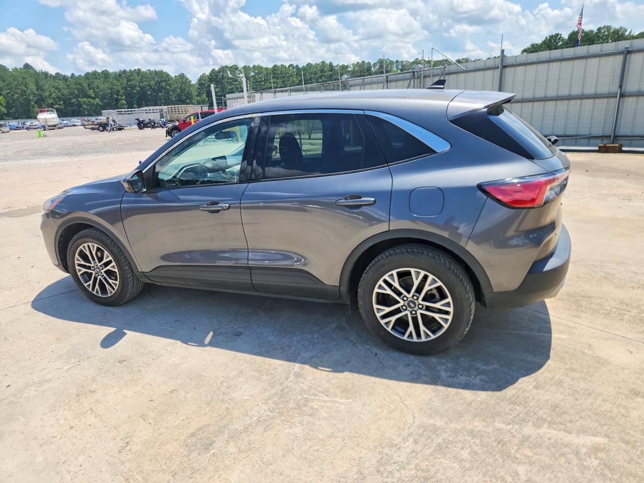 2022 Ford Escape Sel - Image 2