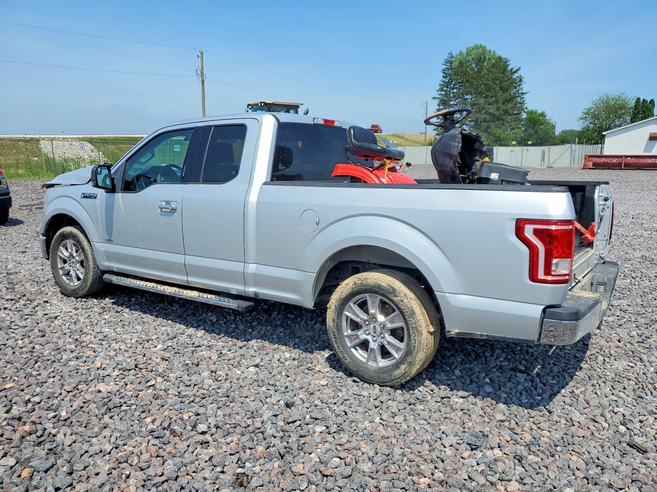 2016 Ford F150 Super Cab - Image 2