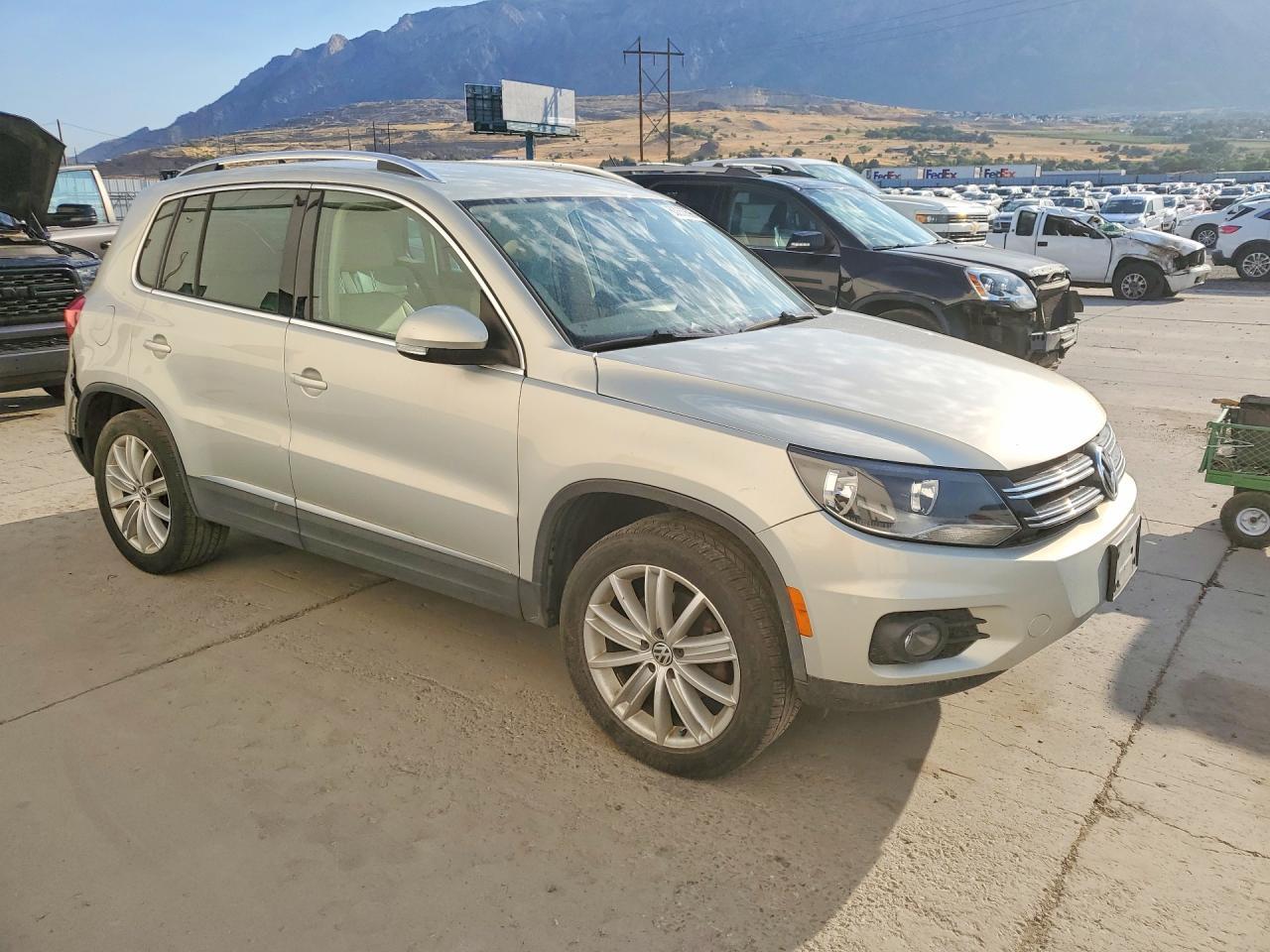 2013 Volkswagen Tiguan S - Image 4