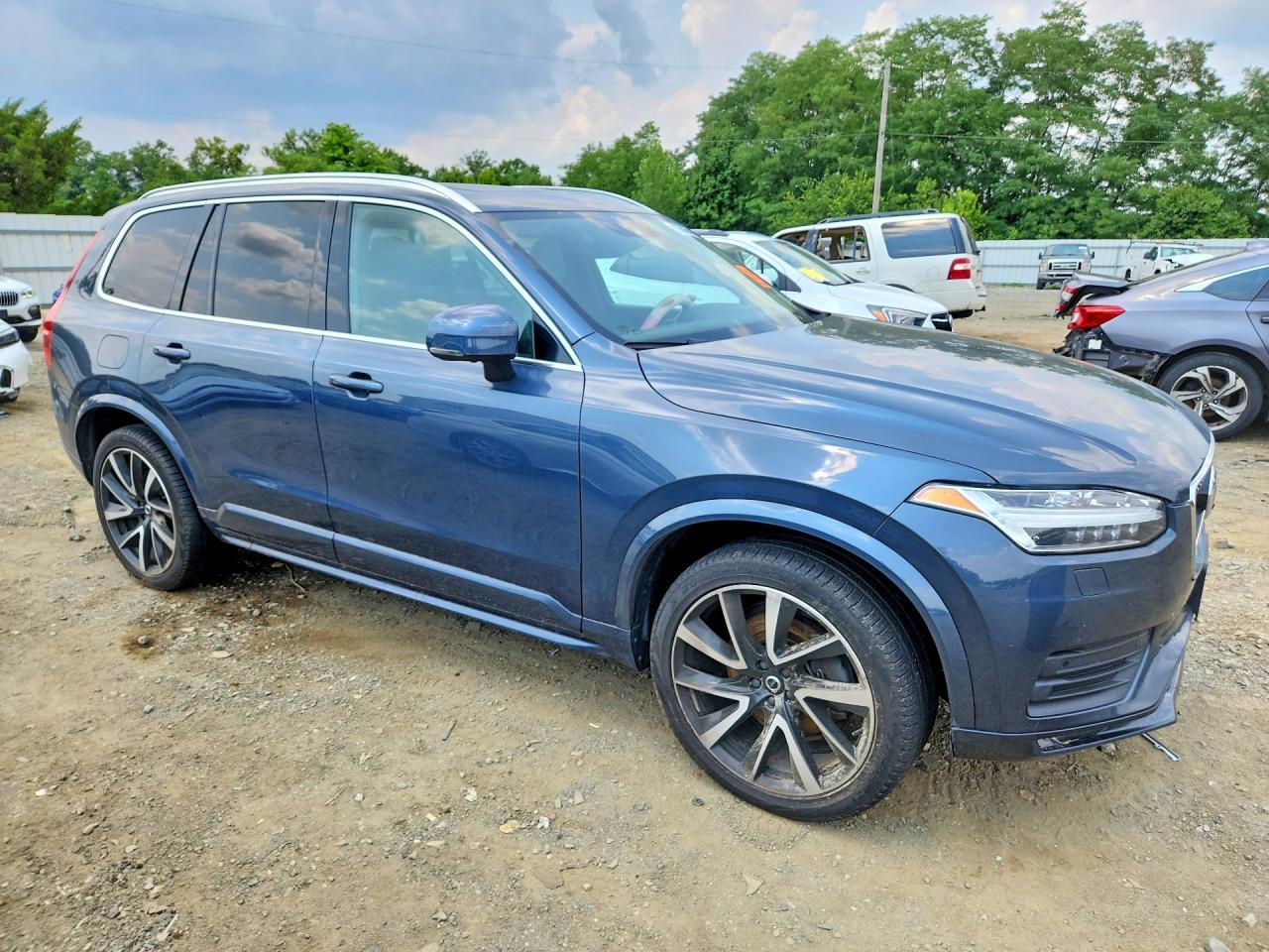 2022 Volvo Xc90 T6 Momentum - Image 4