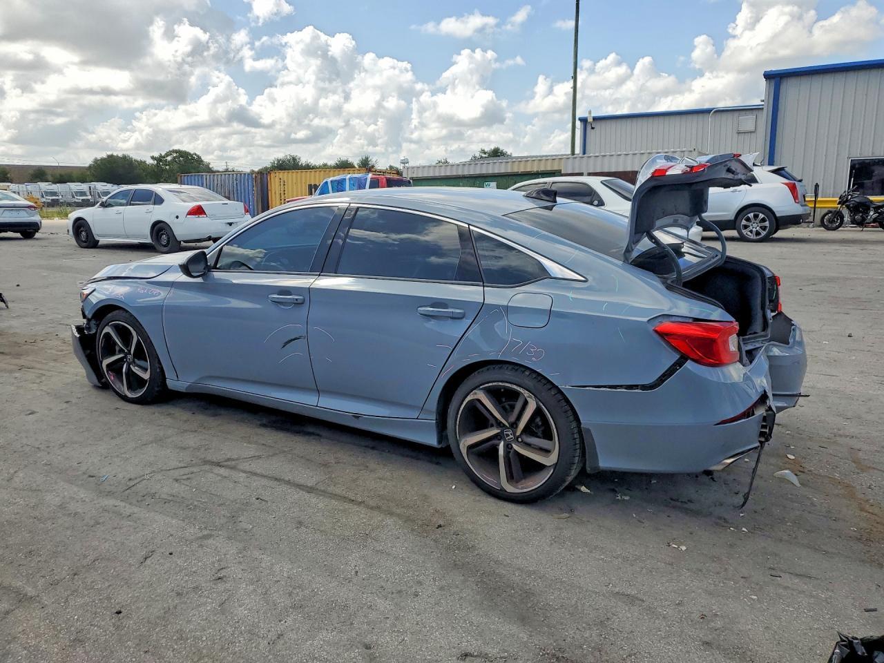 2022 Honda Accord Sport - Фото 2