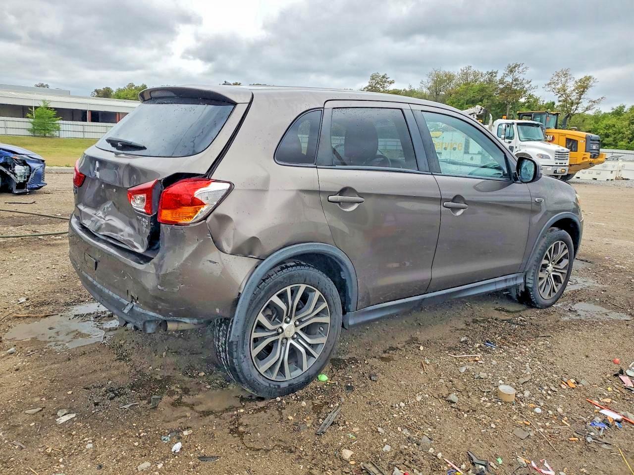 2016 Mitsubishi Outlander Sport Es - Фото 3