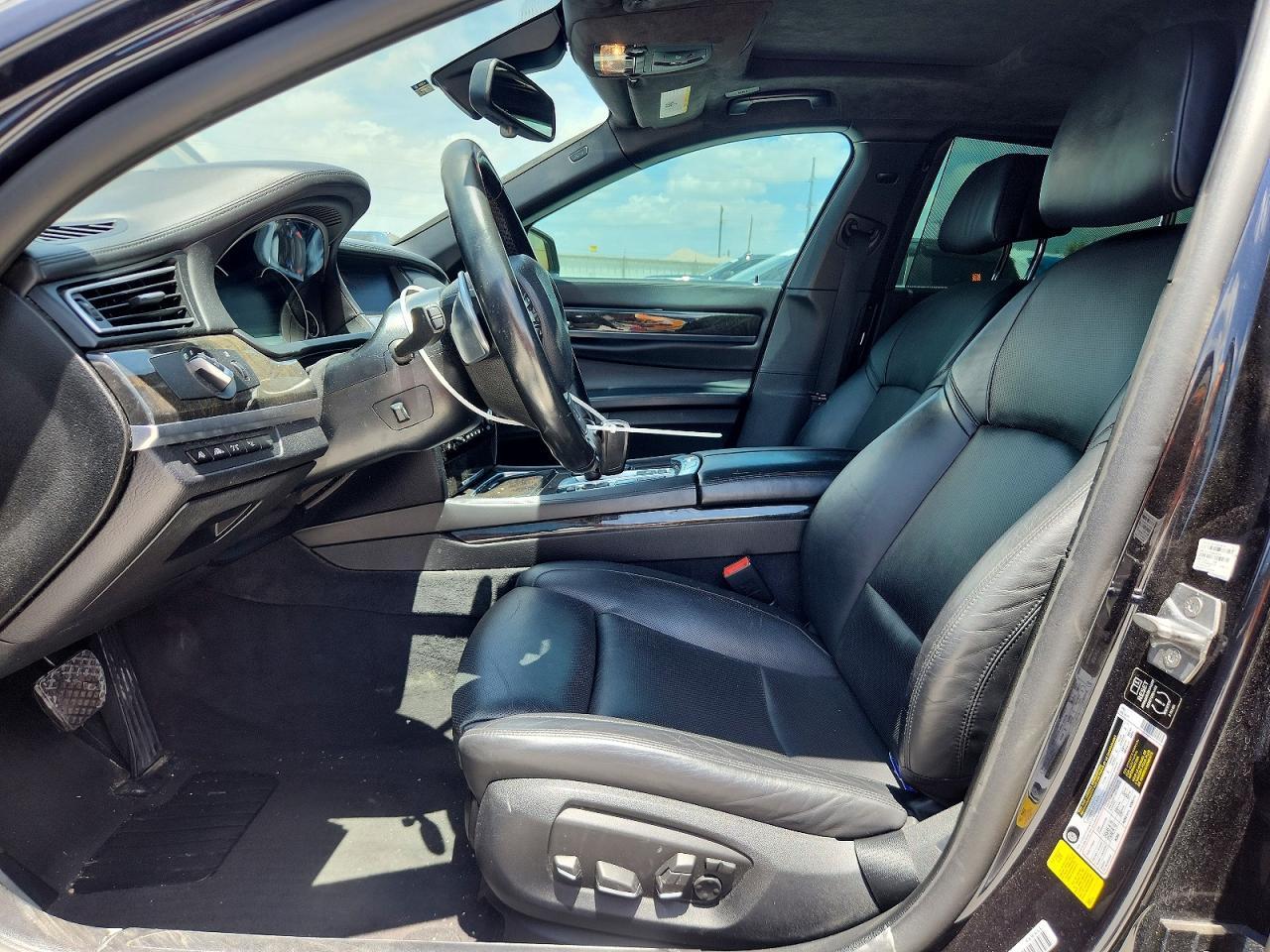 2014 BMW 750 Li - Image 7