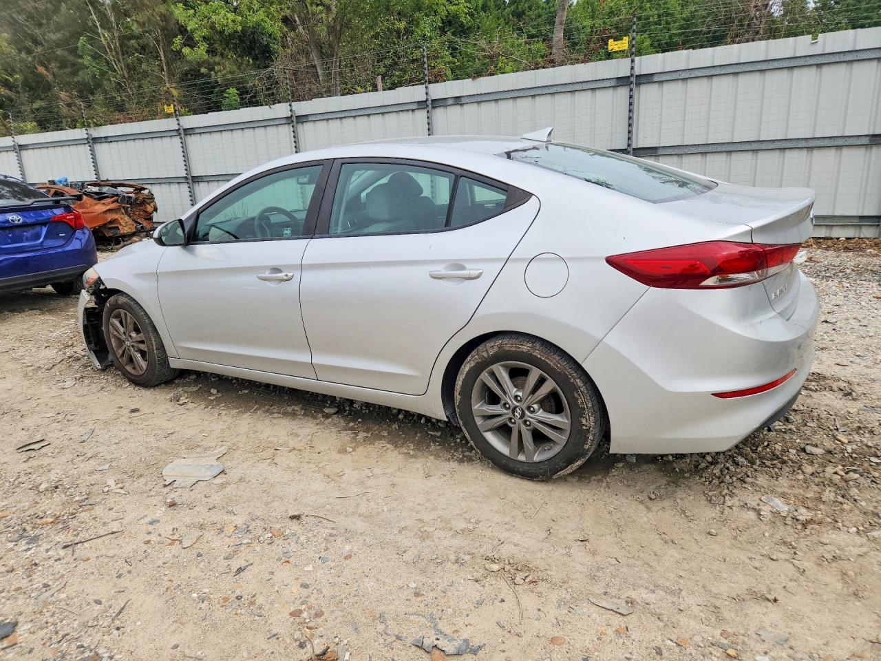 2017 Hyundai Elantra Se - Фото 2