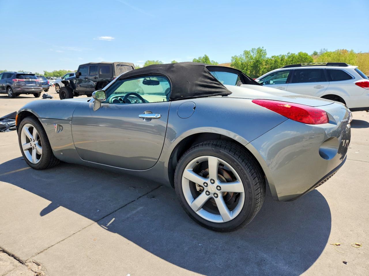 2006 Pontiac Solstice - Image 2