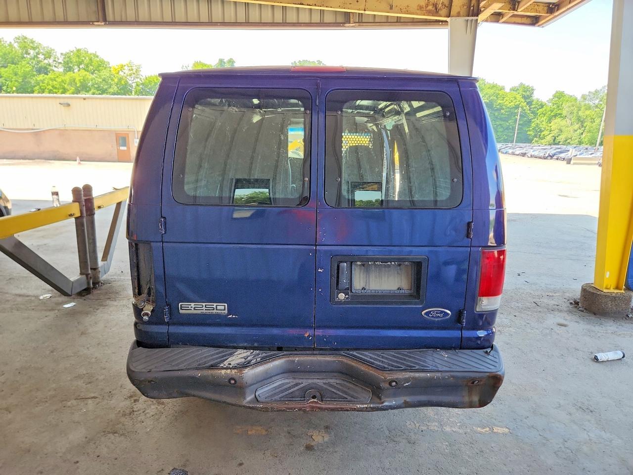 2007 Ford Econoline E250 Van - Фото 6