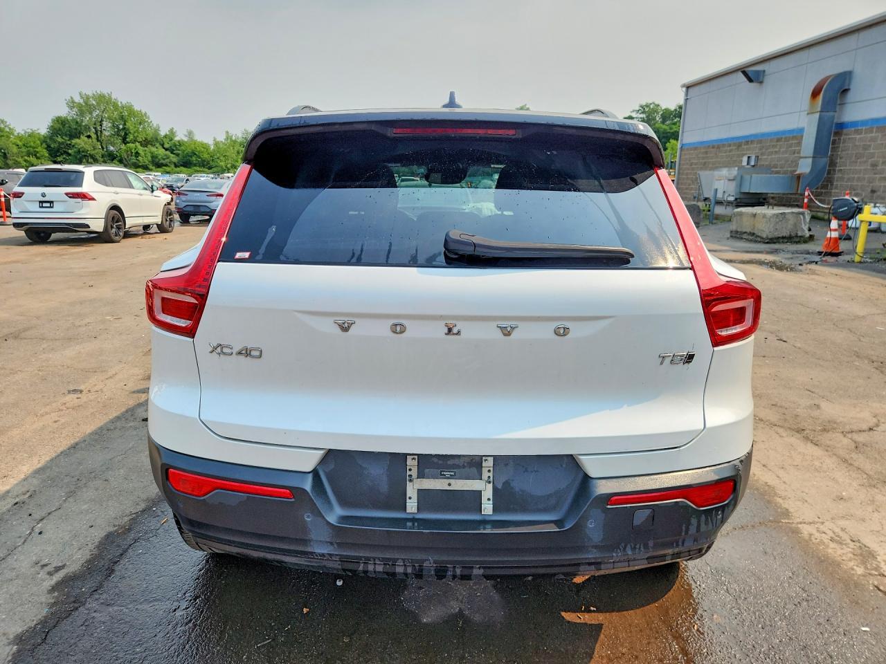 2022 Volvo Xc40 T5 R-Design - Фото 6