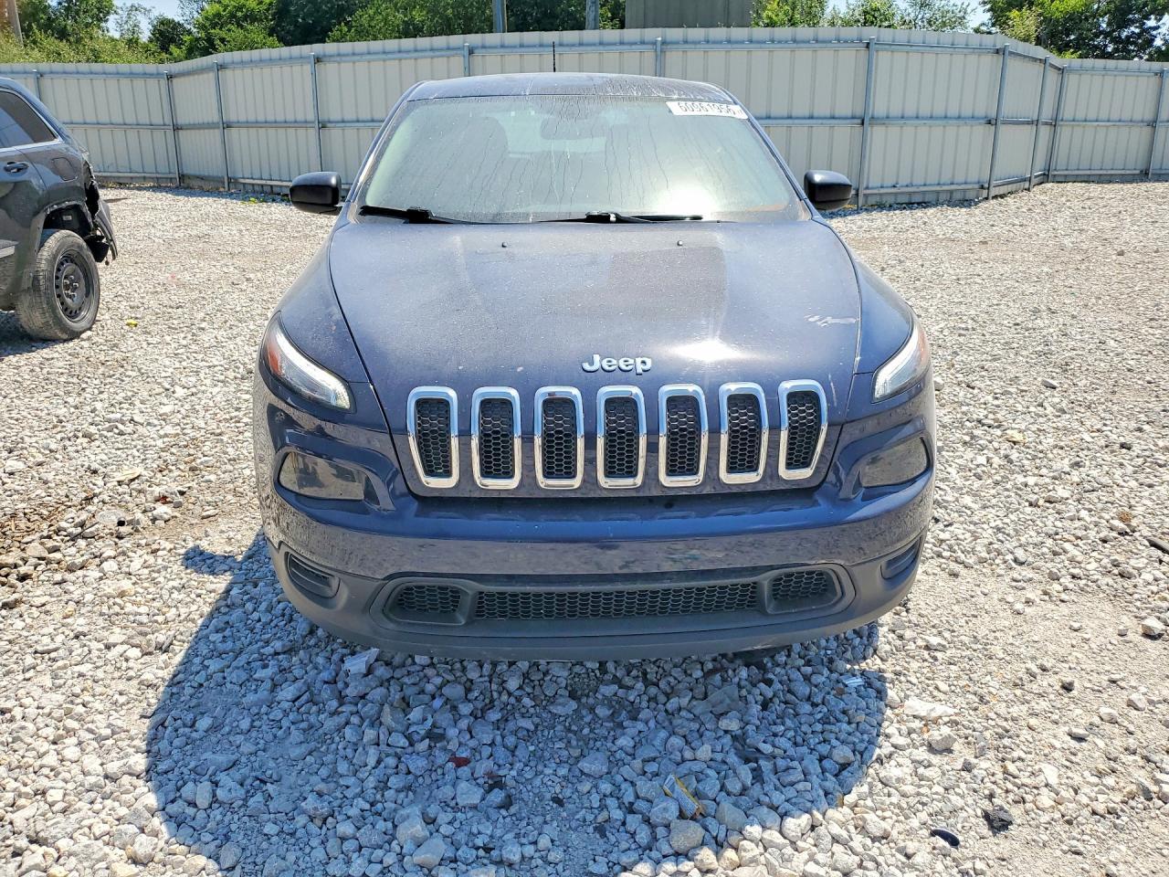 2016 Jeep Cherokee Sport - Фото 5