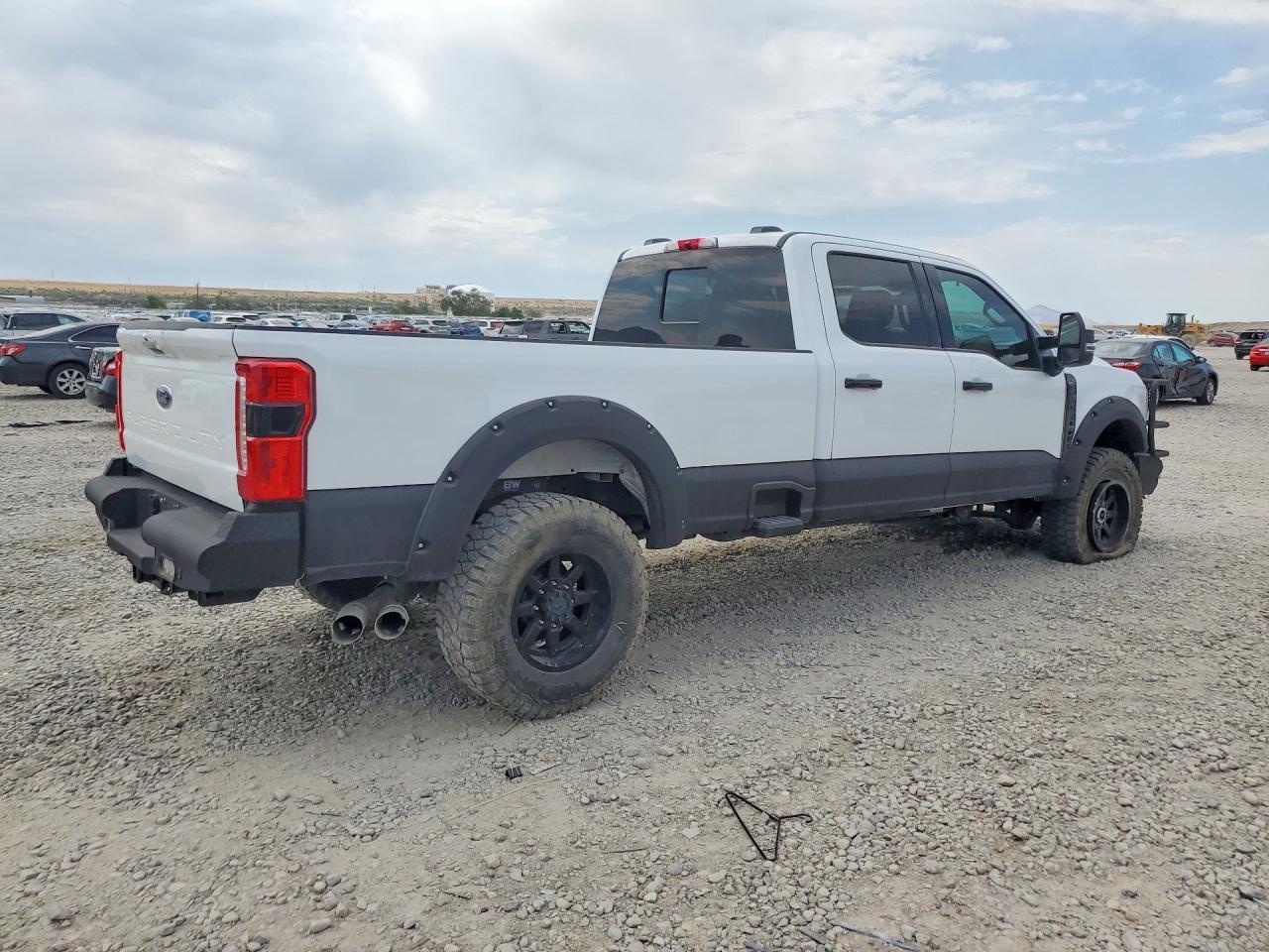 2024 Ford F350 Super Duty - Фото 3