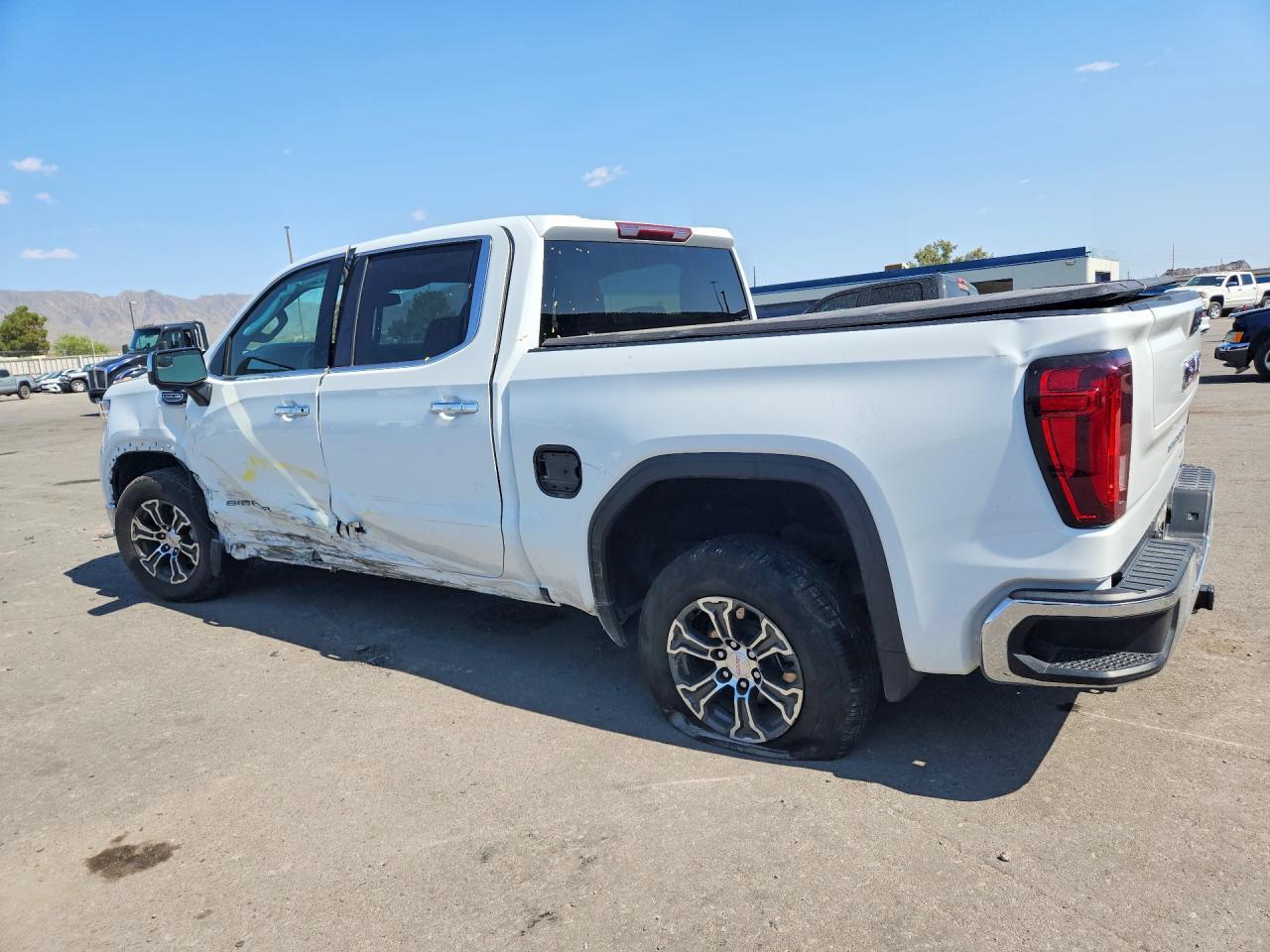 2025 GMC Sierra C1500 Slt - Image 2