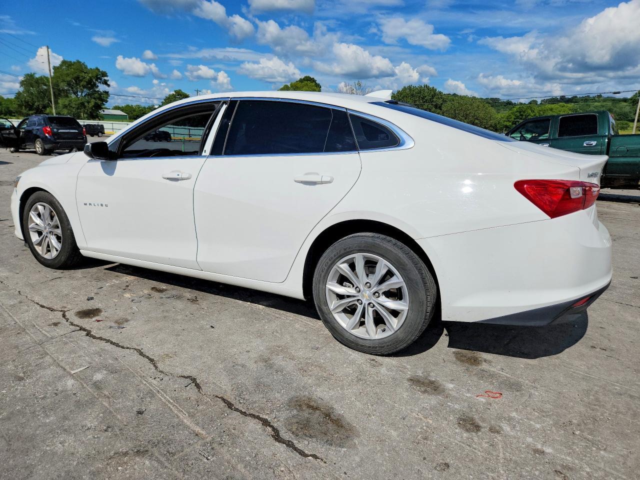2023 Chevrolet Malibu Lt - Фото 2